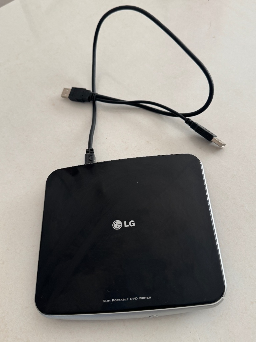 LG Slim Portable DVD Writer cd player with usb cord like new! Disc drive reader,